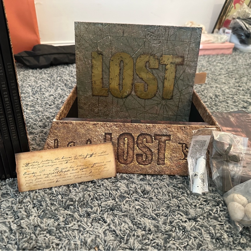 Lost: The Complete Collection DVD Set - Picture 4 of 4